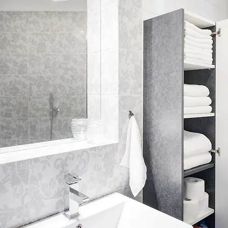 Hieronim - By The Vistula River * Cracovia